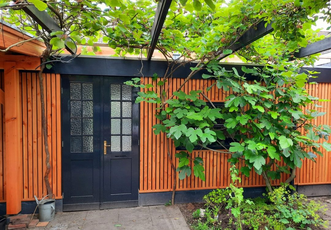 Schuur met groen dak De Bilt